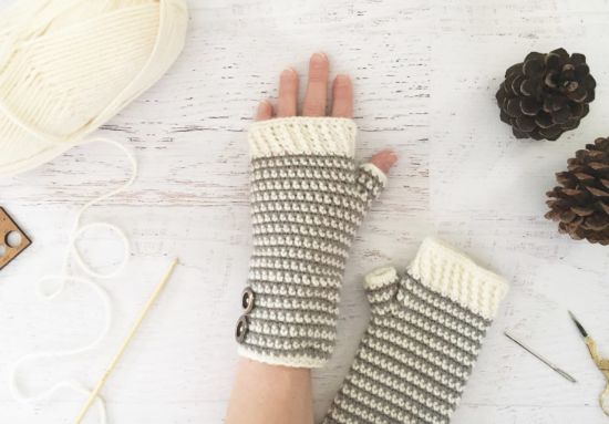 Picture of CROCHET PATTERN - Snowfall Fingerless Gloves - crochet mittens, crochet gloves, winter gloves, women's gloves, pattern, PDF digital download